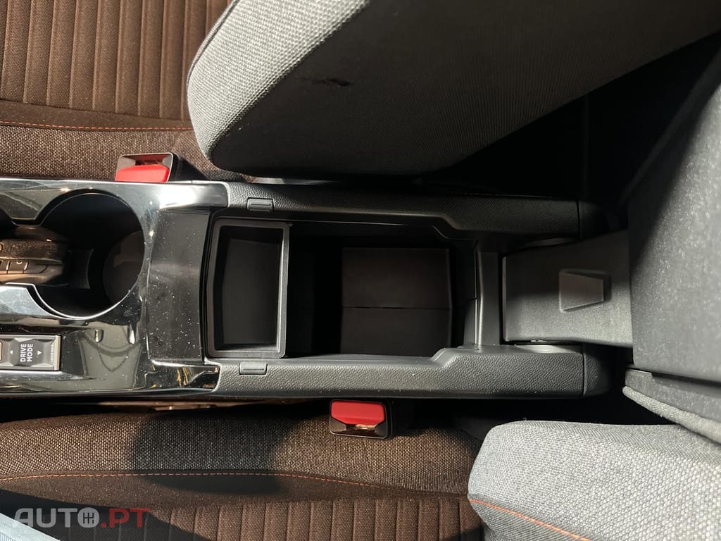 Peugeot E-208 Active Business I.V.A DEDUTÍVEL