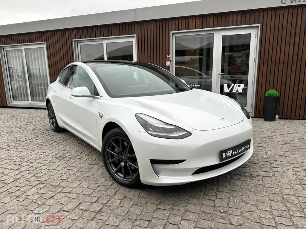 Tesla Model 3 Long-Range RWD