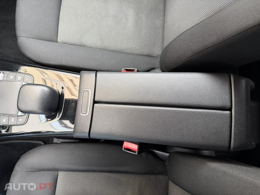 Mercedes-Benz CLA 180 D Business DCT