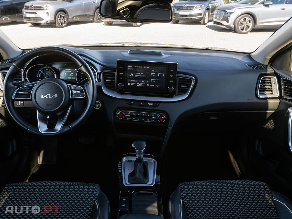 Kia XCeed 1.6 GDi PHEV Drive — fotografia 20