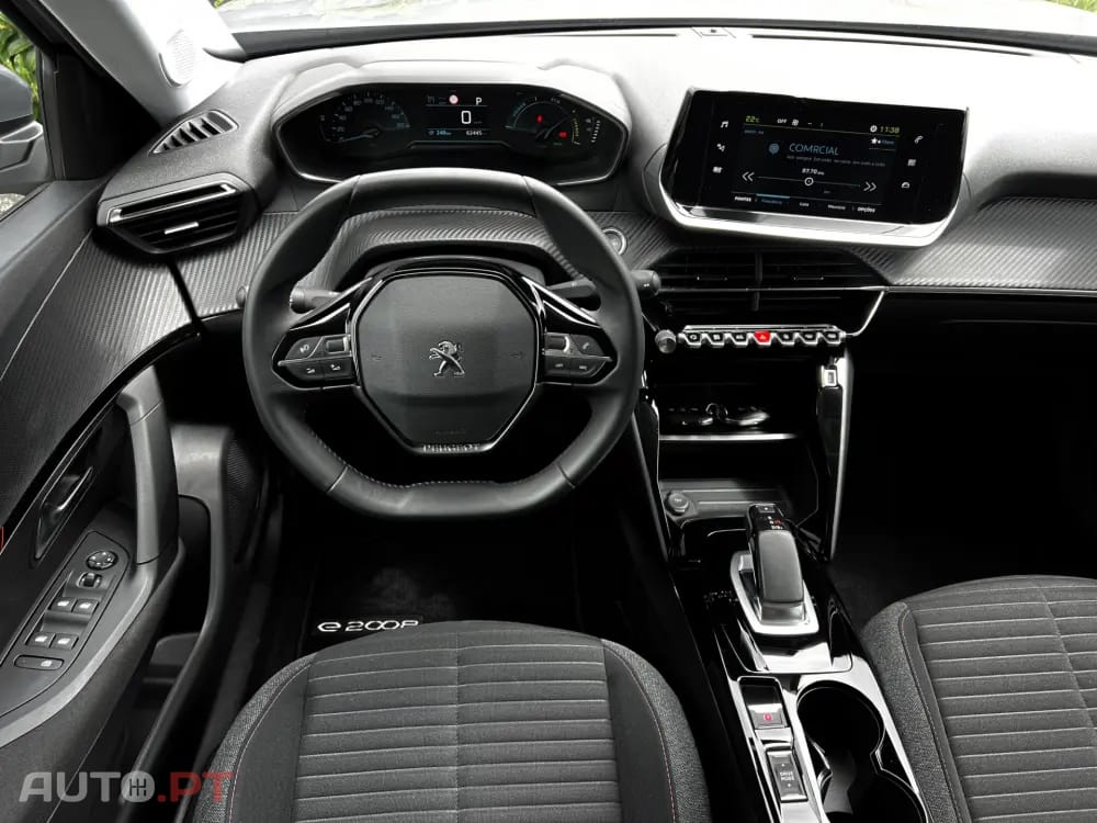 Peugeot E-2008 50 kWh Active Pack