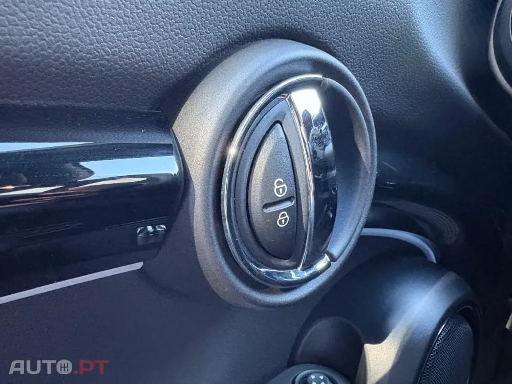 MINI Cooper John Cooper Works Auto Desportiva