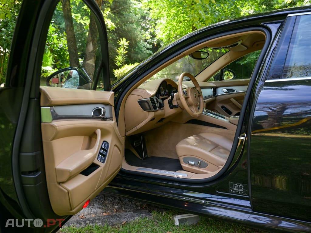 Porsche Panamera S Hybrid J19
