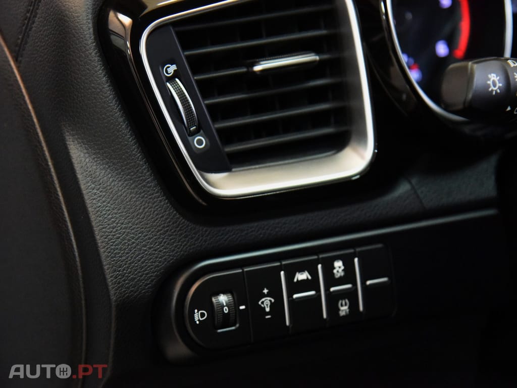 Kia Ceed SW 1.6 CRDi DCT7 (48V Mild-Hybrid)
