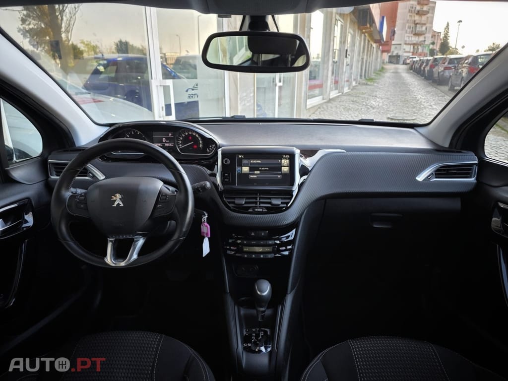 Peugeot 208 1.2 PureTech Allure EAT6