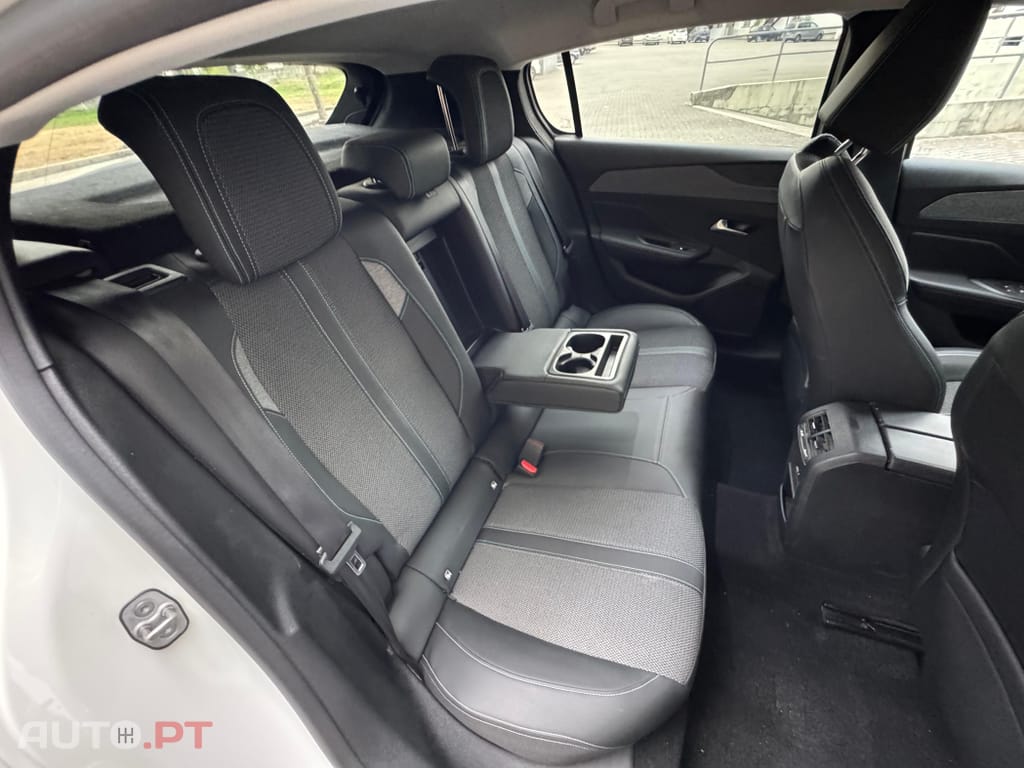 Peugeot 308 1.2 PureTech Allure EAT8