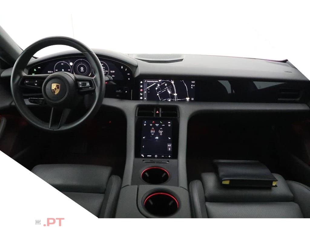 Porsche Taycan 4