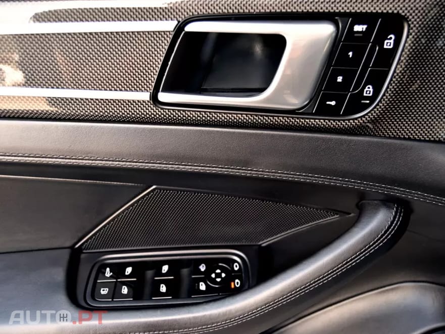 Porsche Panamera 4 E-Hybrid