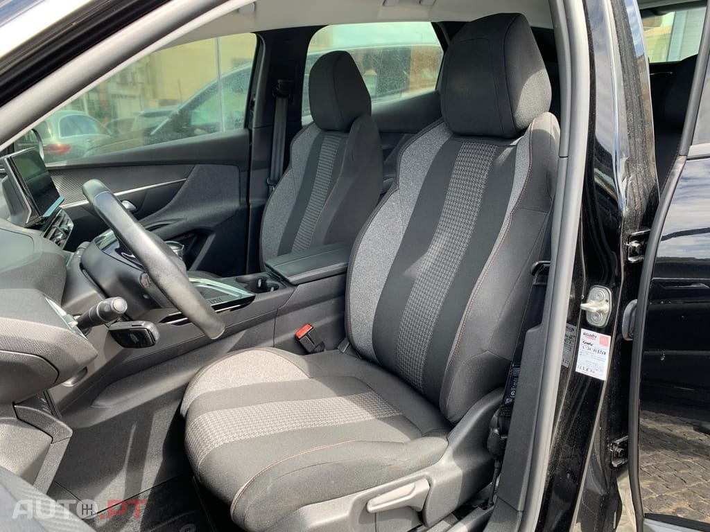 Peugeot 3008 1.5 BlueHDi Active