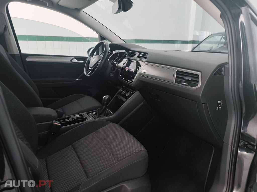 Volkswagen Touran 2.0 TDI Confortline DSG