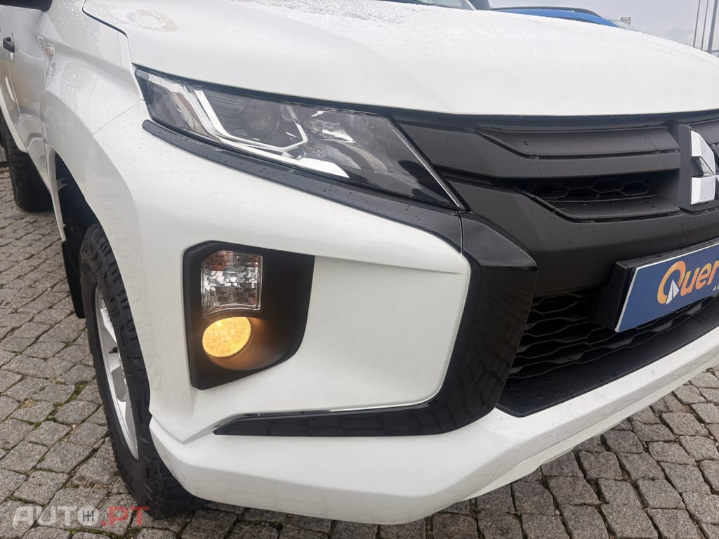 Mitsubishi L200 2.3 DI-D CD Invite Strakar Look 4WD