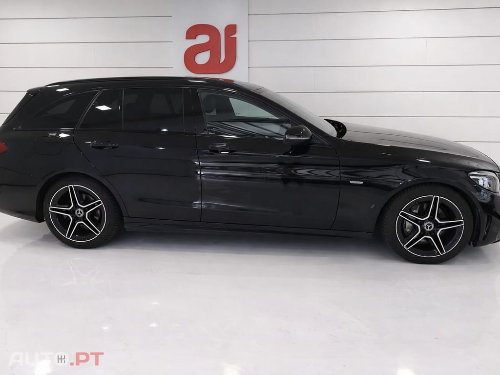 Mercedes-Benz C 220 d Station 9G-TRONIC Night Edition — fotografia 6