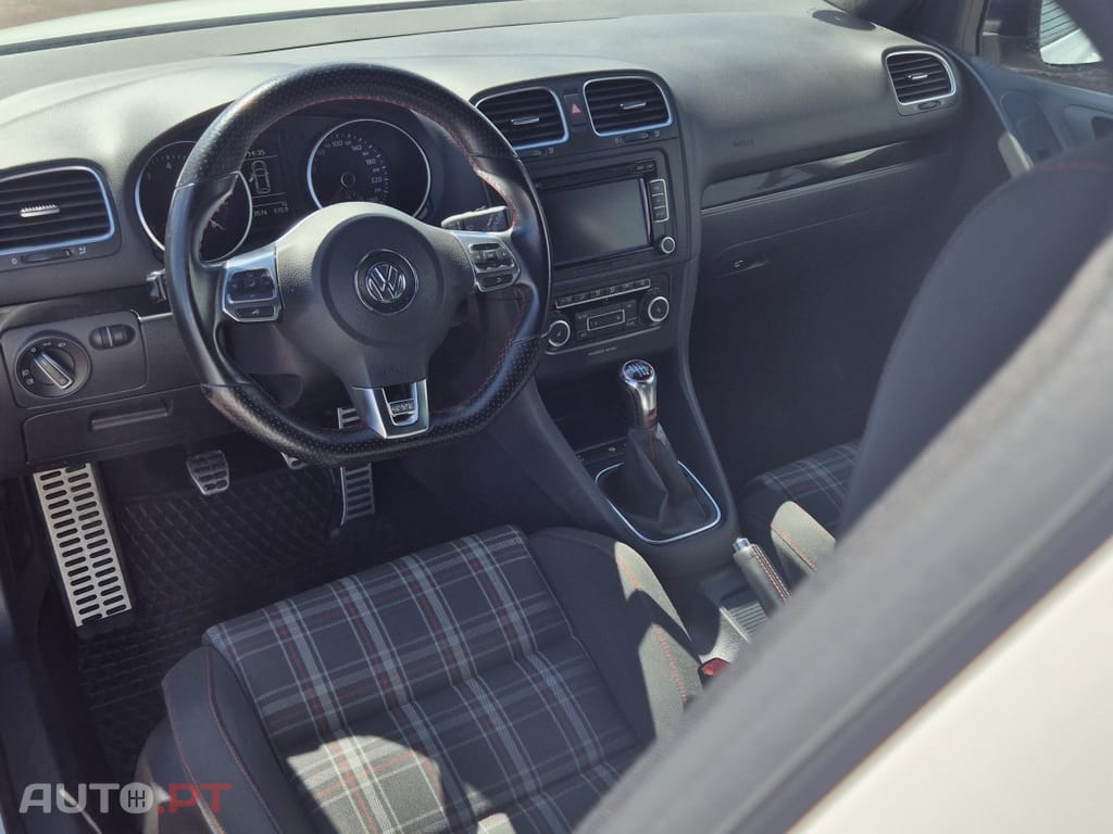 Volkswagen Golf 2.0 TSI GTI