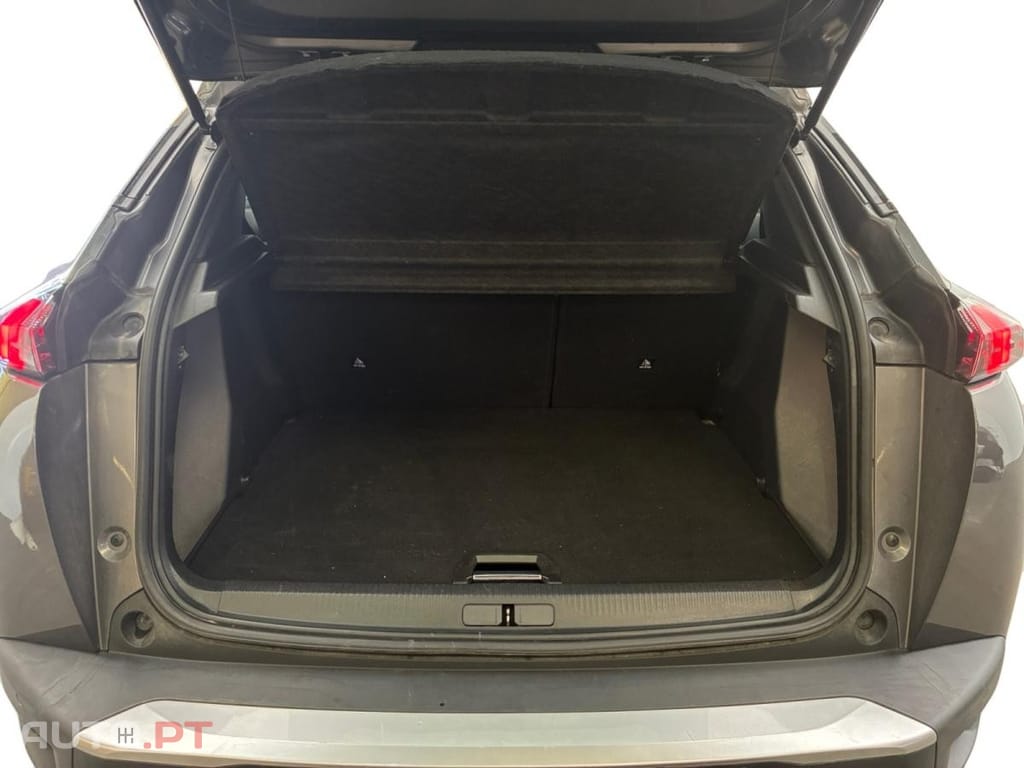 Peugeot 2008 1.2 PureTech Allure EAT8
