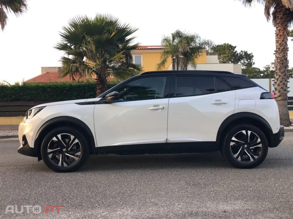 Peugeot E-2008 GT+