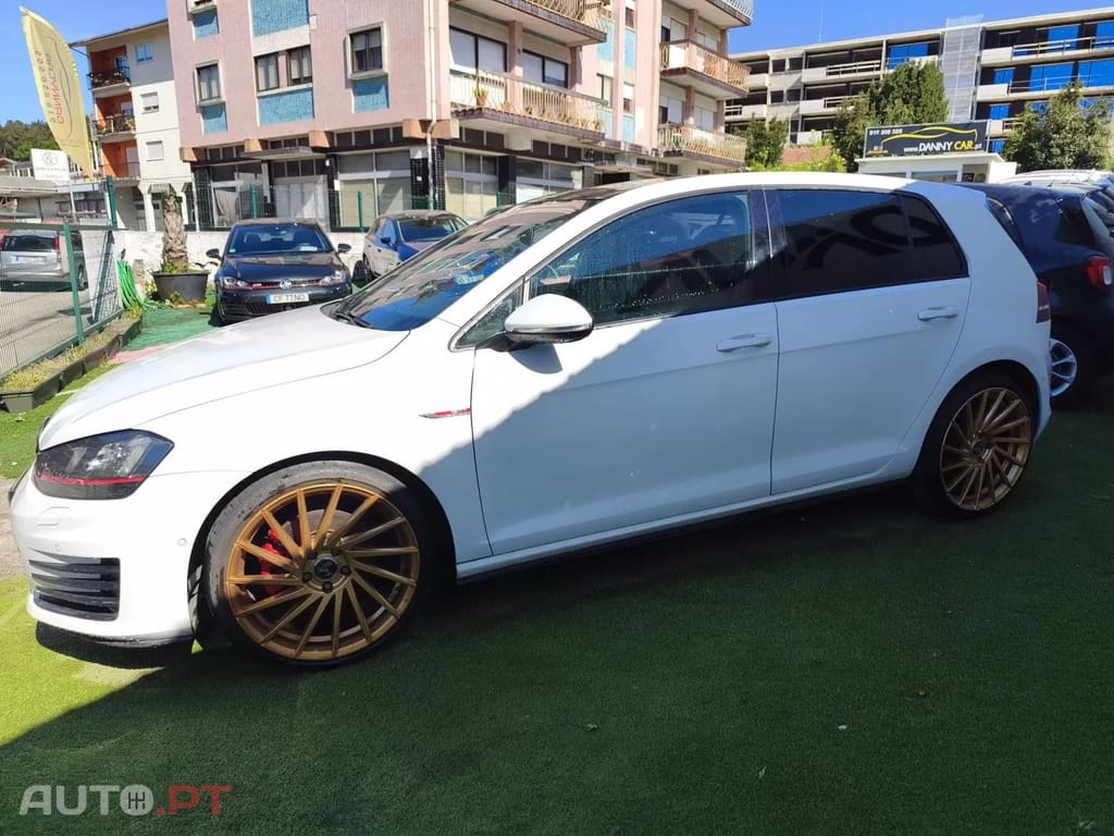 Volkswagen Golf GTI Performance BlueMotion DSG
