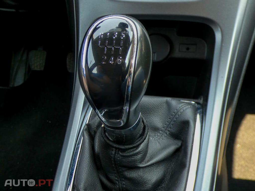 Opel Astra Outro