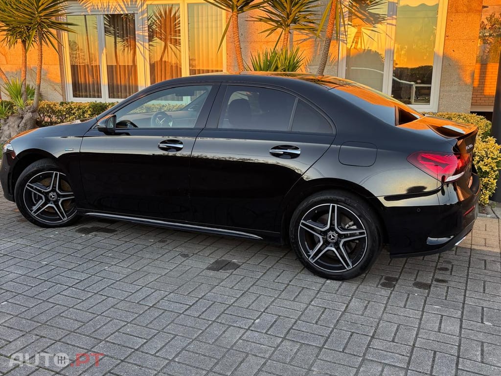 Mercedes-Benz 250 A250e Limousine