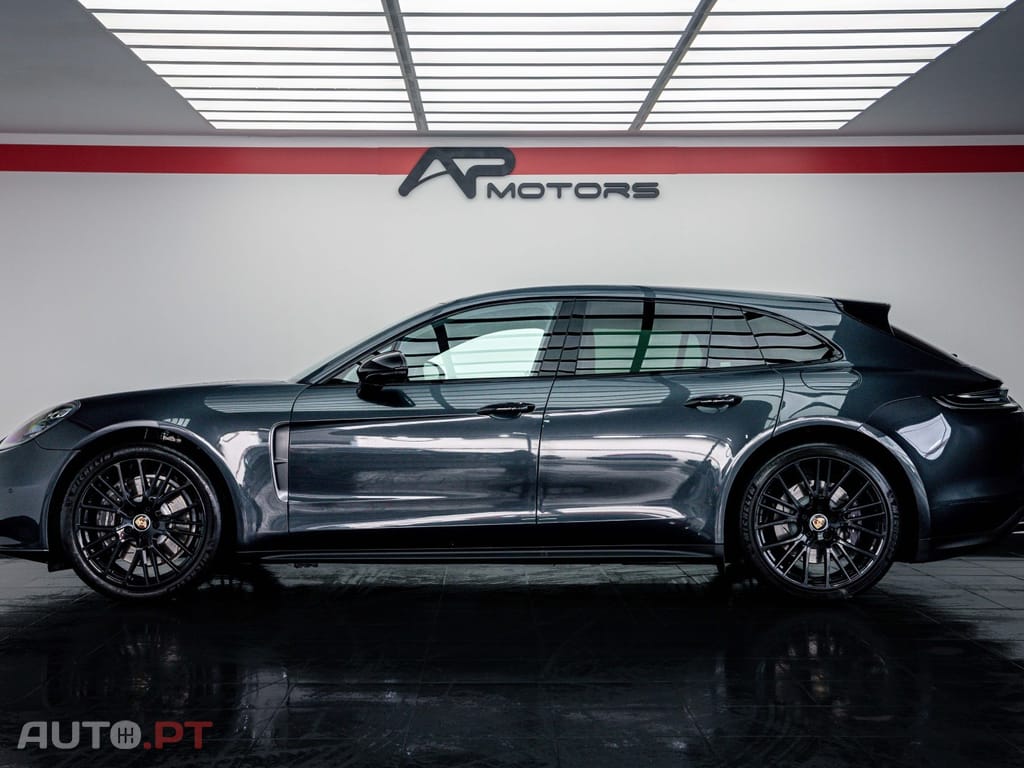 Porsche Panamera 4 E-Hybrid Platinum Edition