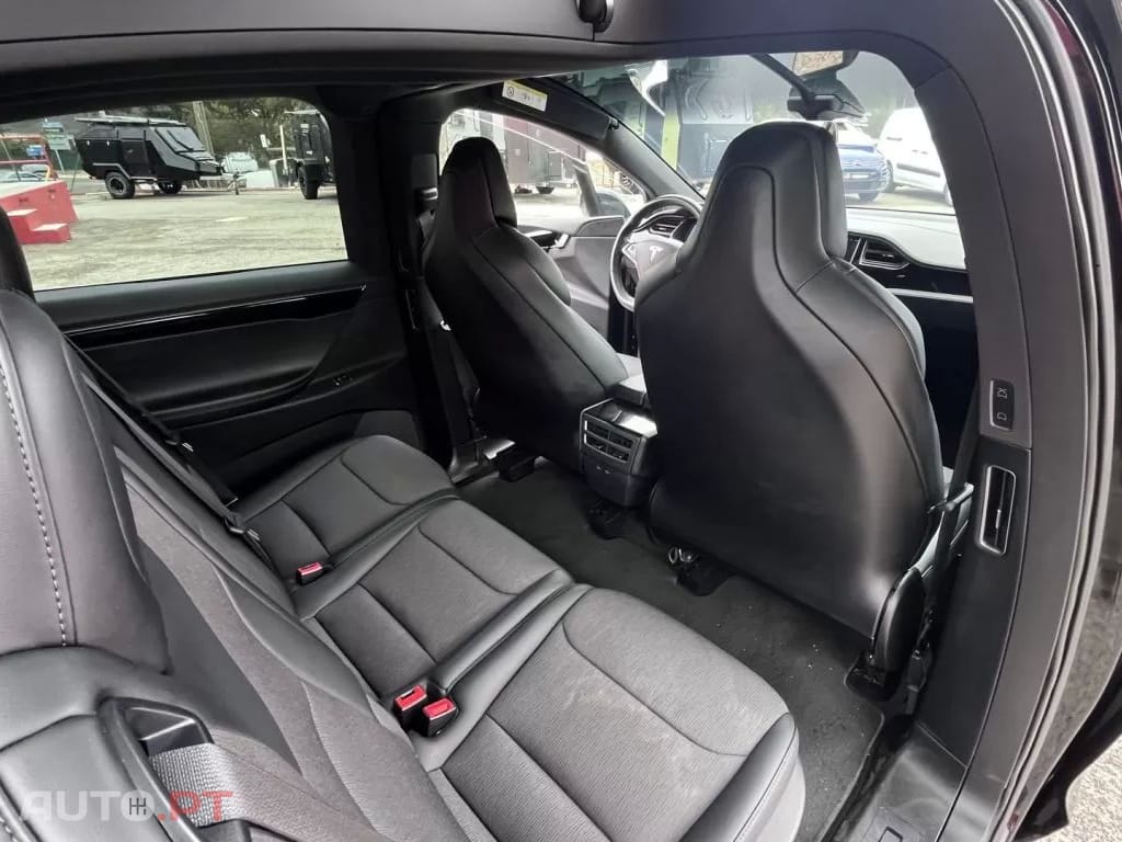 Tesla Model X 75D