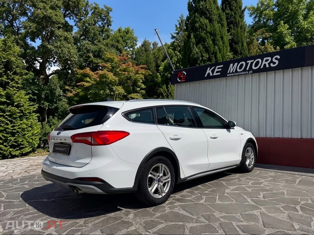 Ford Focus 1.5 TDCi EcoBlue Active — fotografia 7