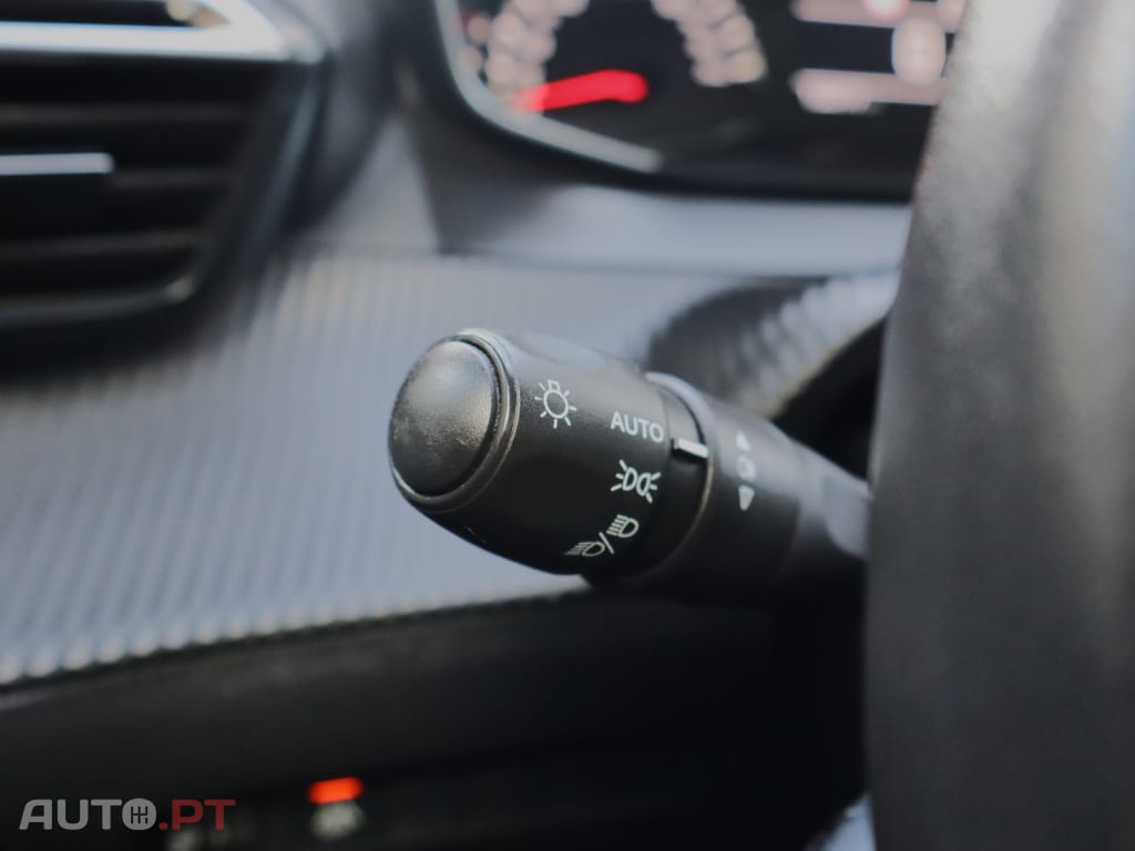Peugeot 2008 1.5 BlueHDi Allure Pack EAT8