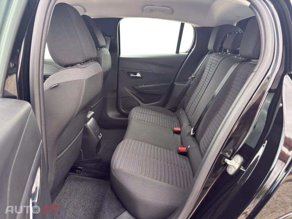 Peugeot E-208 50 kWh Active