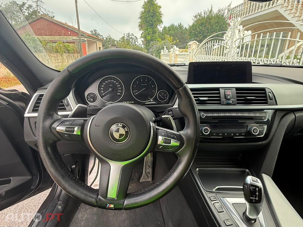 BMW 330 i performance