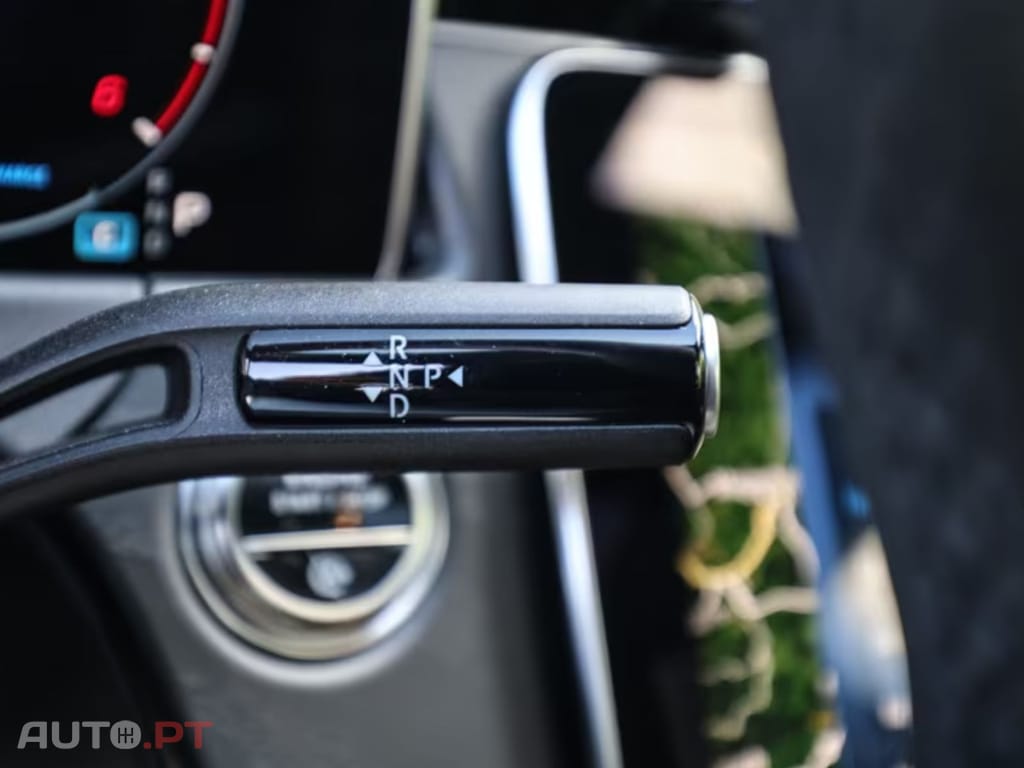 Mercedes-Benz E 220 I.V.A DEDUTÍVEL d AMG-Sport