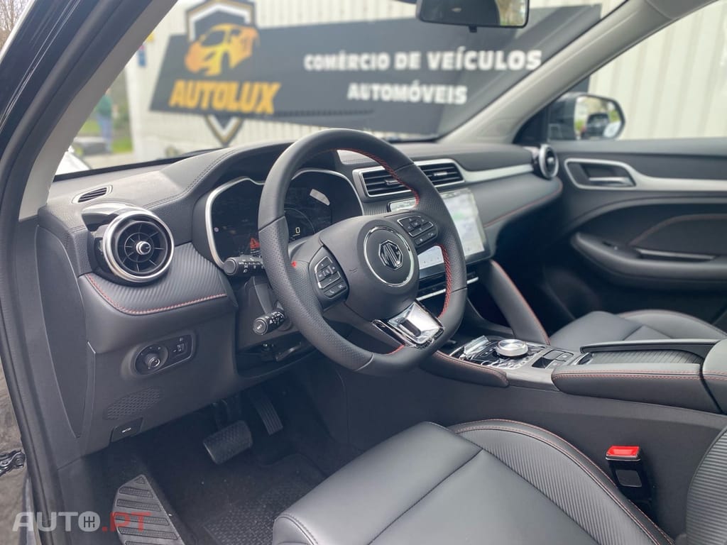 MG ZS EV 72.6 kWh Luxury OBC 11 kW