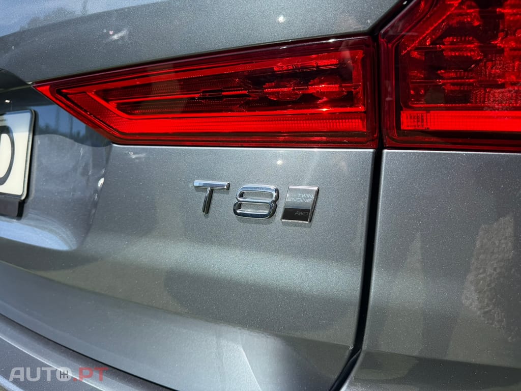 Volvo XC60 2.0 T8 PHEV Momentum Plus AWD