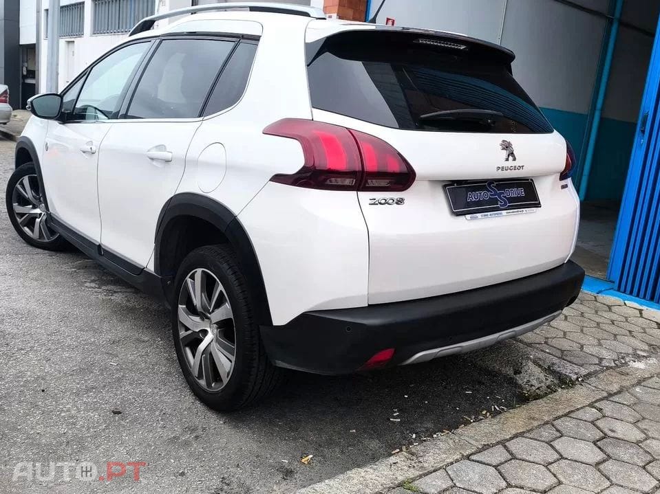 Peugeot 2008 1.2 PureTech Allure