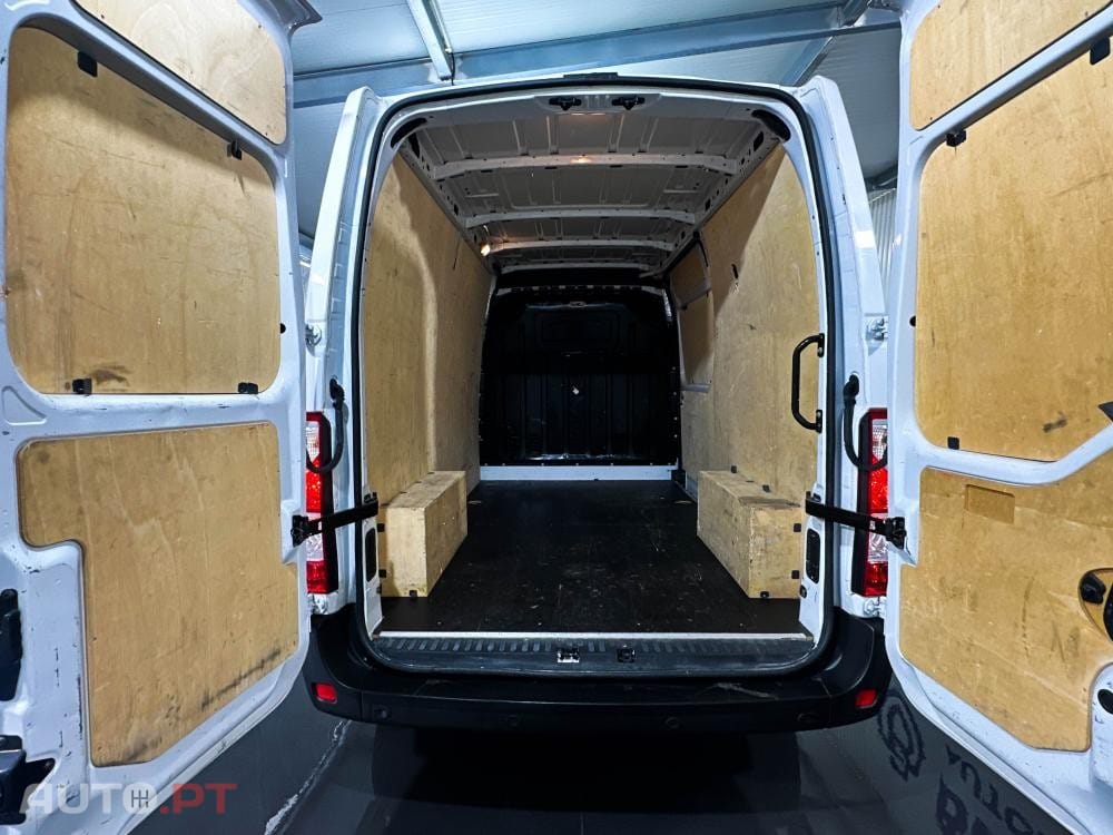 Renault Master L2H2 2.3 DCi 135cv Confort