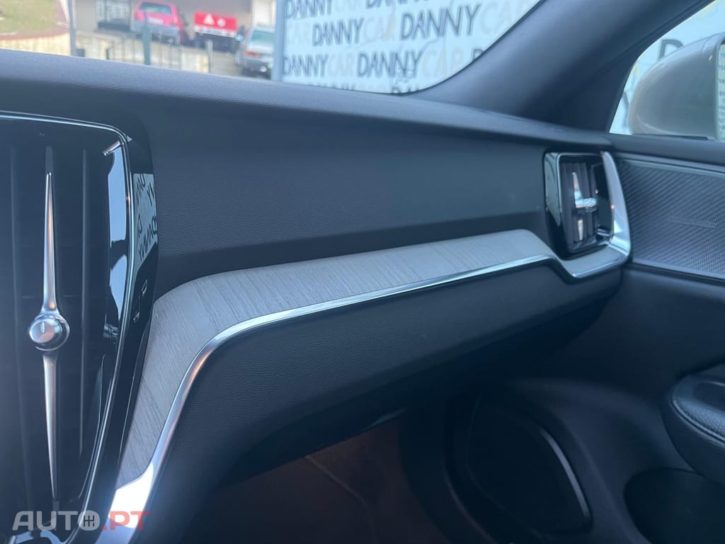 Volvo V60 2.0 T8 AWD TE R-Design