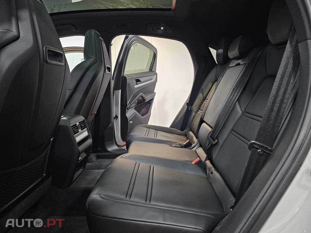 Porsche Cayenne E-Hybrid Black Edition