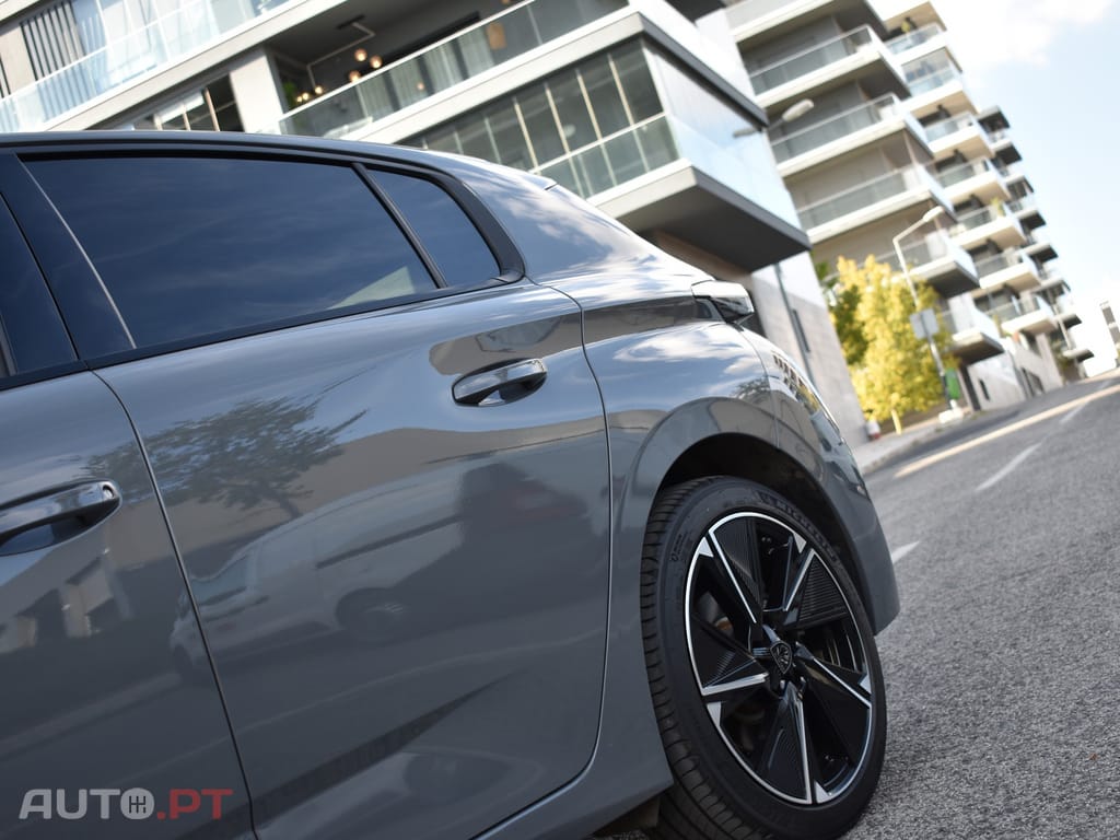 Peugeot E-308 54 kWh GT