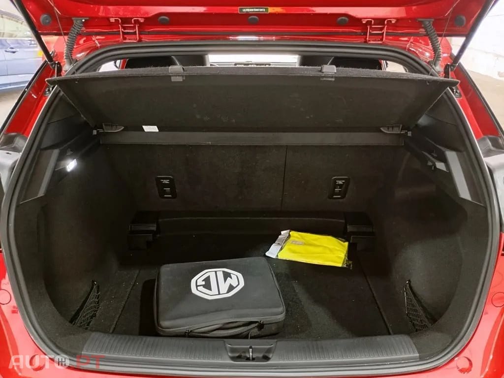 MG MG4 77 kWh Extended Range Luxury