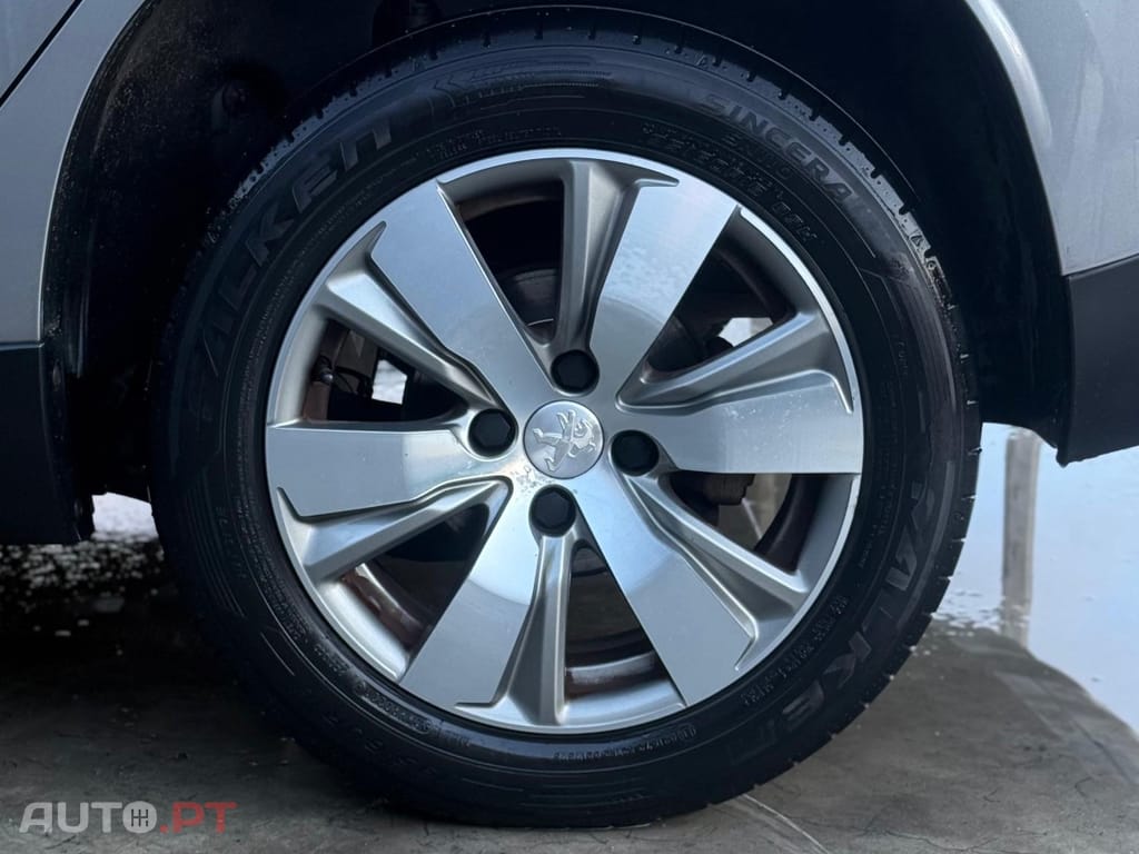 Peugeot 2008 1.2 PureTech Allure