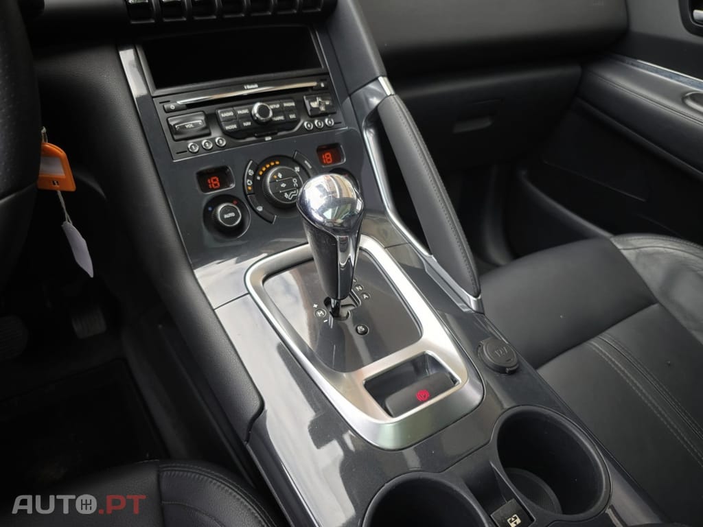 Peugeot 3008 1.6 e-HDi Executive CMP6