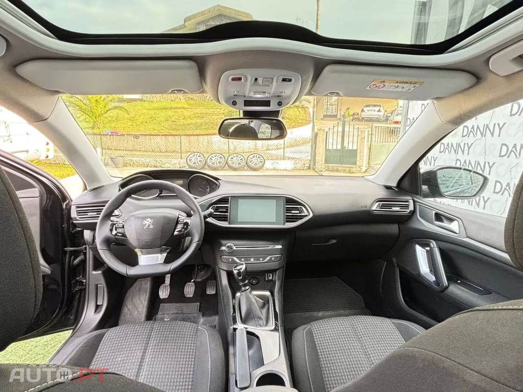 Peugeot 308 SW 1.5 BlueHDi Allure — fotografia 6