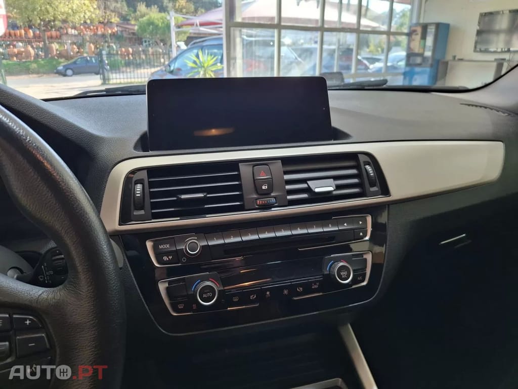 BMW 116 d Line Luxury Auto