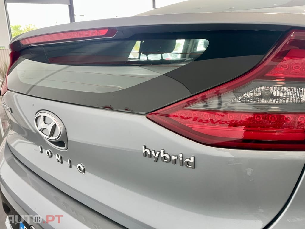 Hyundai Ioniq 1.6 GDI HEV Hybrid Tech
