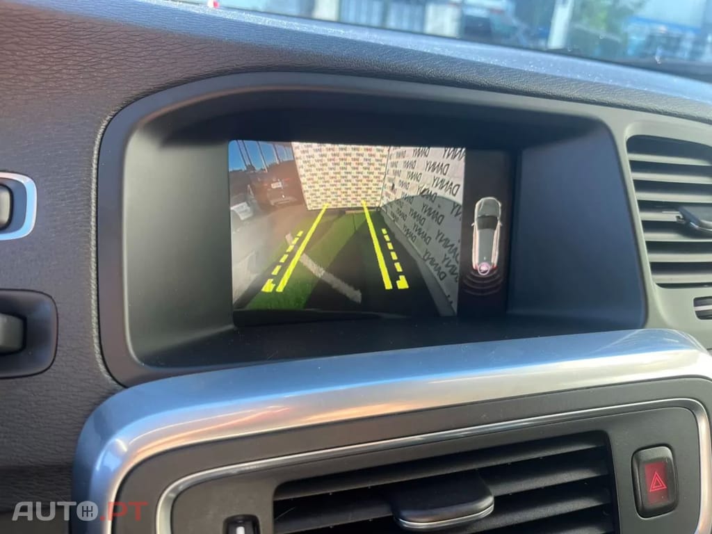 Volvo V60 2.0 D2 R-Design