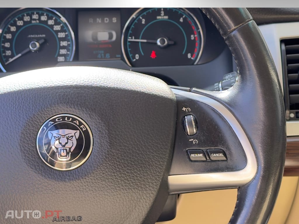 Jaguar XF 2.2 D Luxury