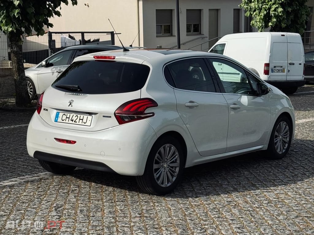 Peugeot 208 1.2 VTi Allure