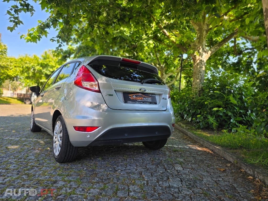 Ford Fiesta 1.0 EcoBoost S&S TITANIUM
