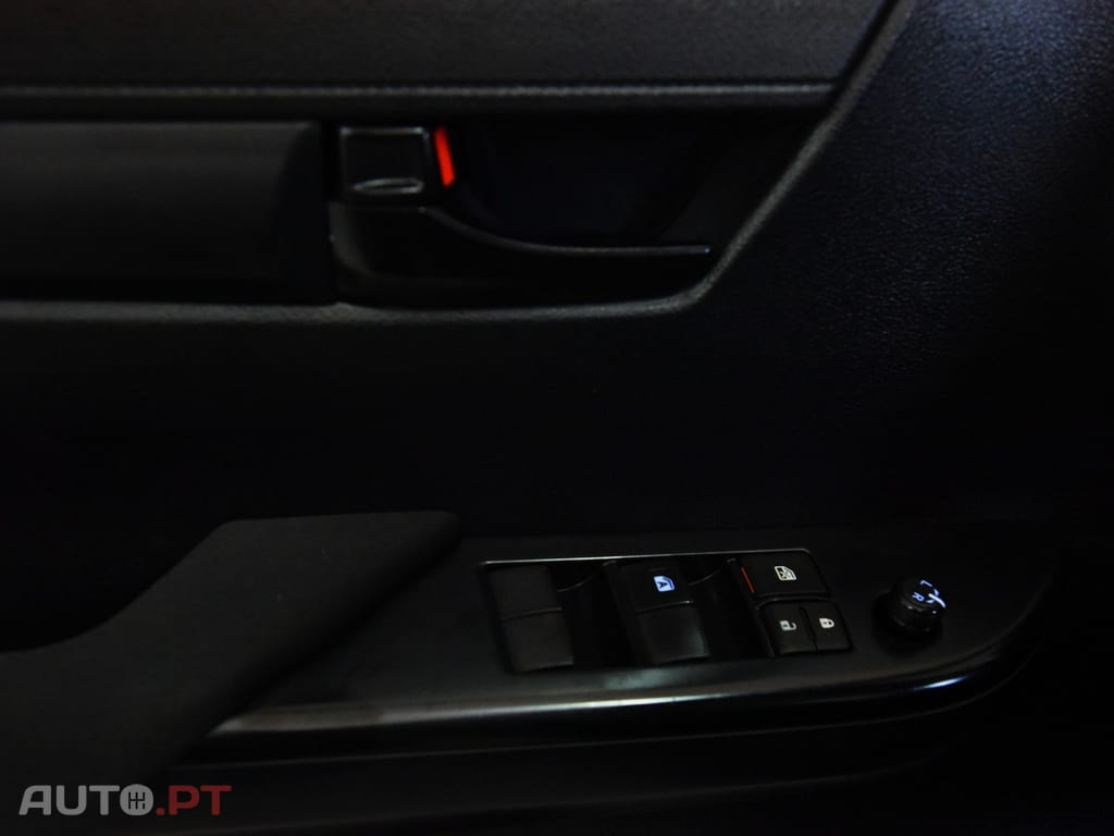 Toyota Hilux 2.4 D-4D 2WD CD CM