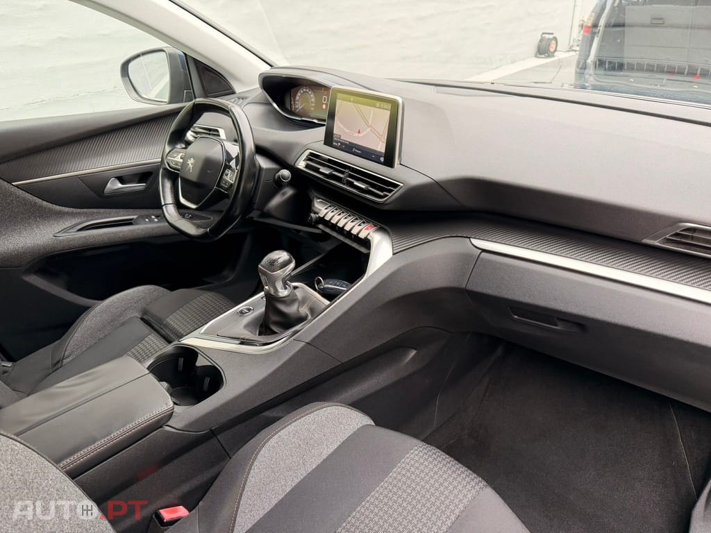 Peugeot 5008 1.5 HDI Allure 130cv 7 Lugares