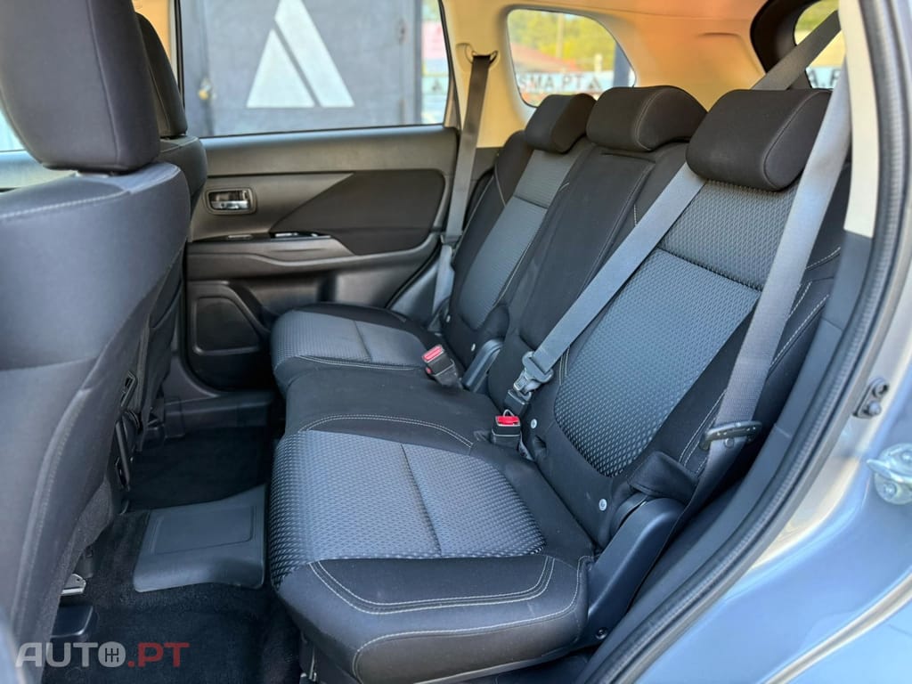 Mitsubishi Outlander PHEV intense