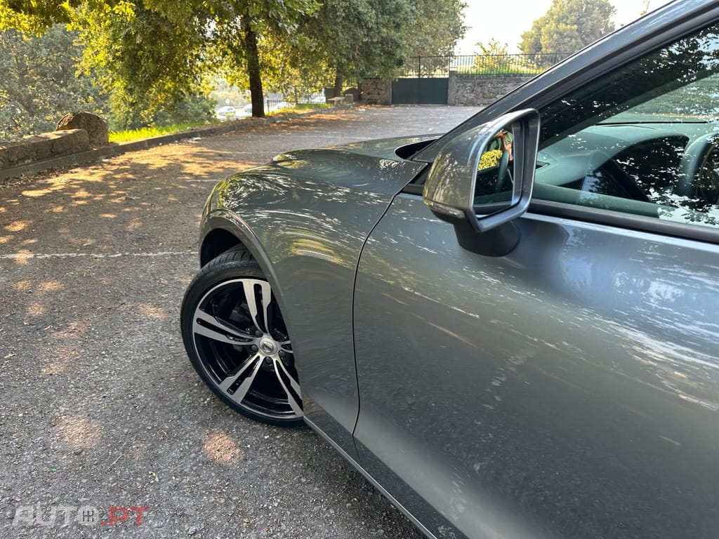 Volvo V60 2.0 D3 R-Design Geartronic
